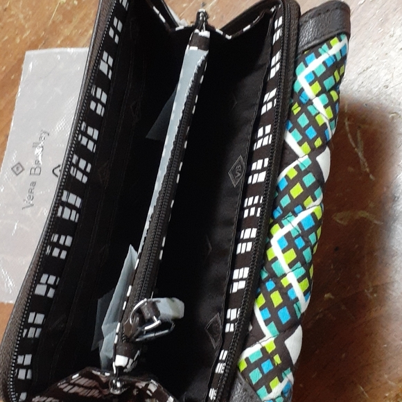 Vera Bradley wristlet wallet - Picture 6 of 6